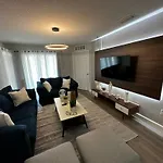 Cozy Apartment Near Disney With 3 Bedrooms