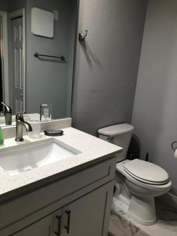 Apartment Cozy Near With 3 Bedrooms *